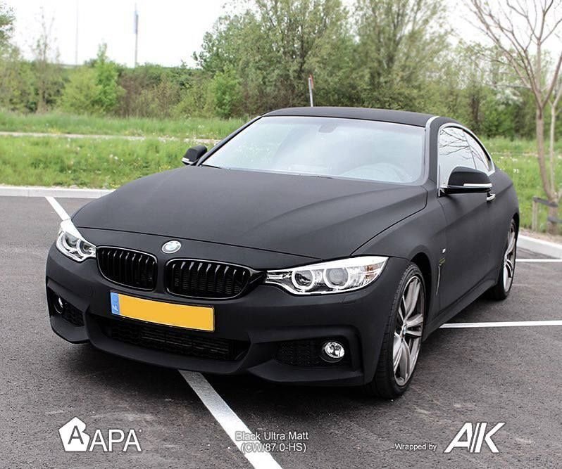 Réalisation en covering APA Ultramatte Black sur BMW Série 4 (photo publiée par APA)