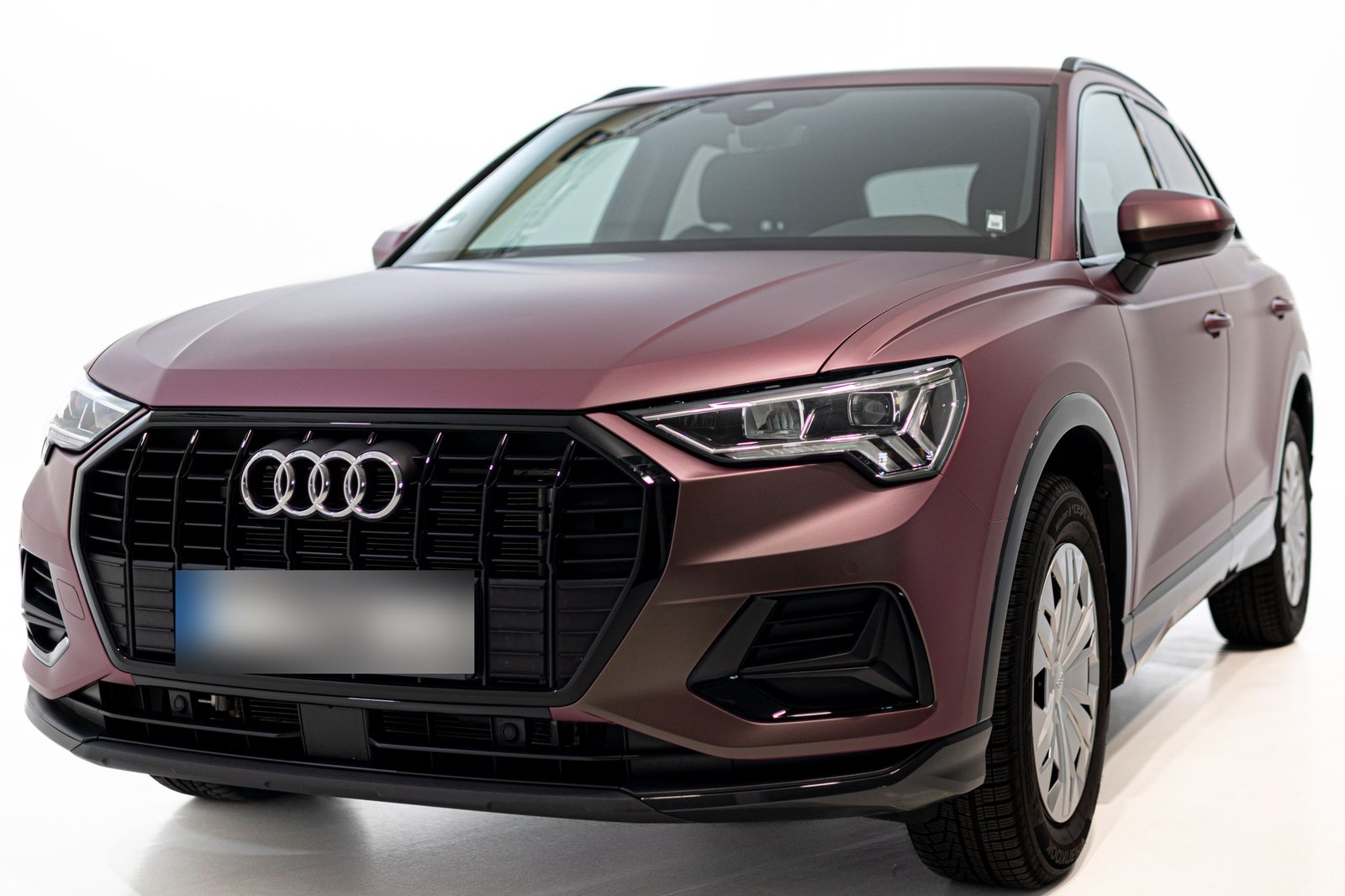 Réalisation en covering APA Satin Gemstone Nebula Dust sur Audi Q3 (photo publiée par APA)