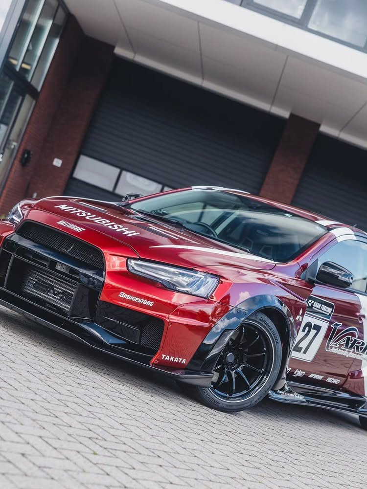 Réalisation en covering APA Gloss Metallic Dead Red sur Mitsubishi Lancer Evolution (photo publiée par APA)