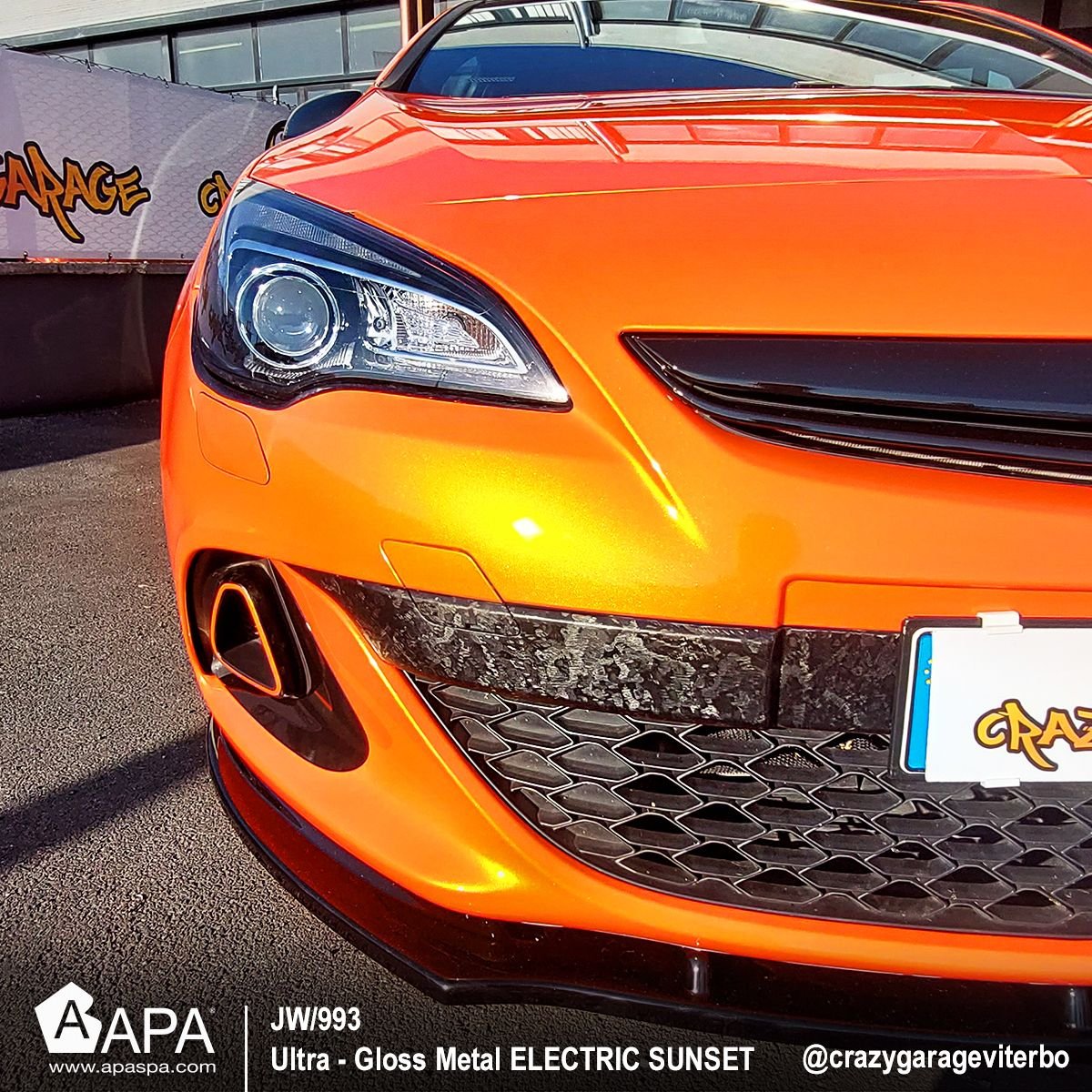 Réalisation en covering APA Gloss Metal Electric Sunset sur une voiture (photo publiée par APA)