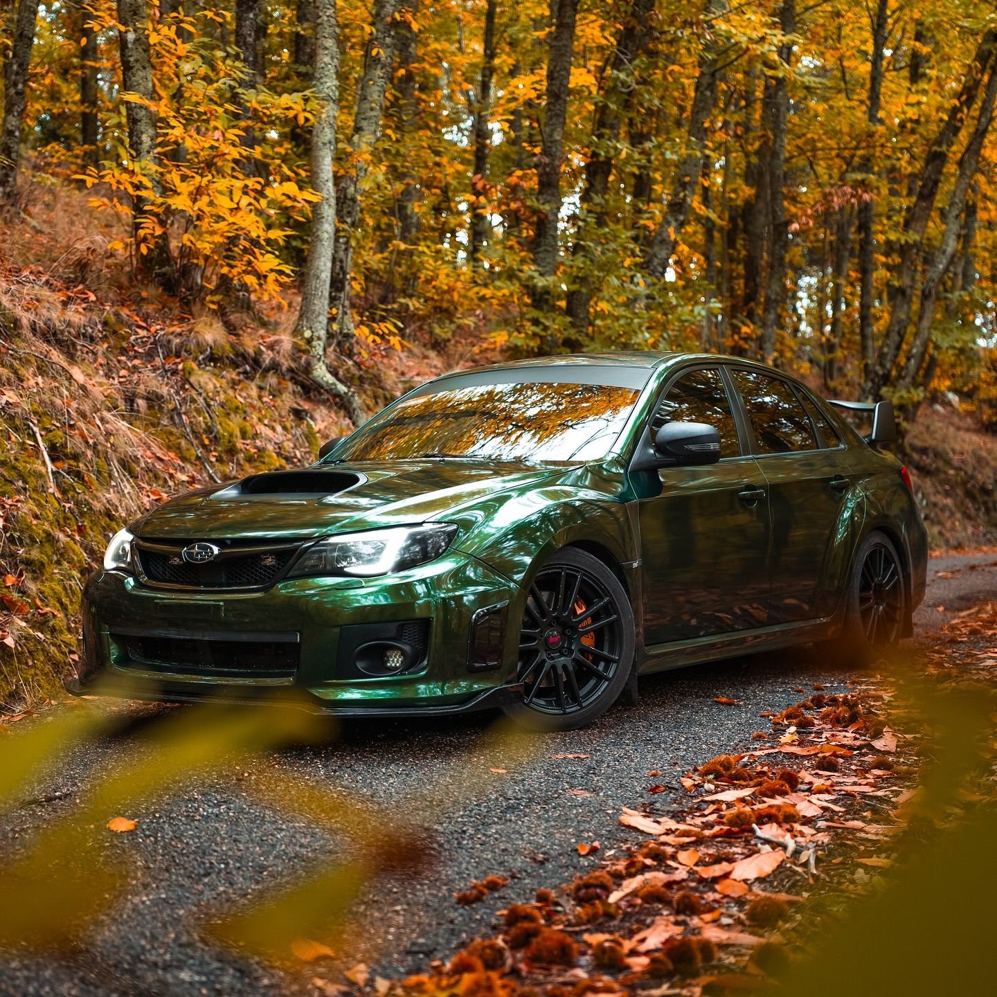 Réalisation en covering APA Gloss Metallic Racing Green sur Subaru Impreza (photo publiée par APA)