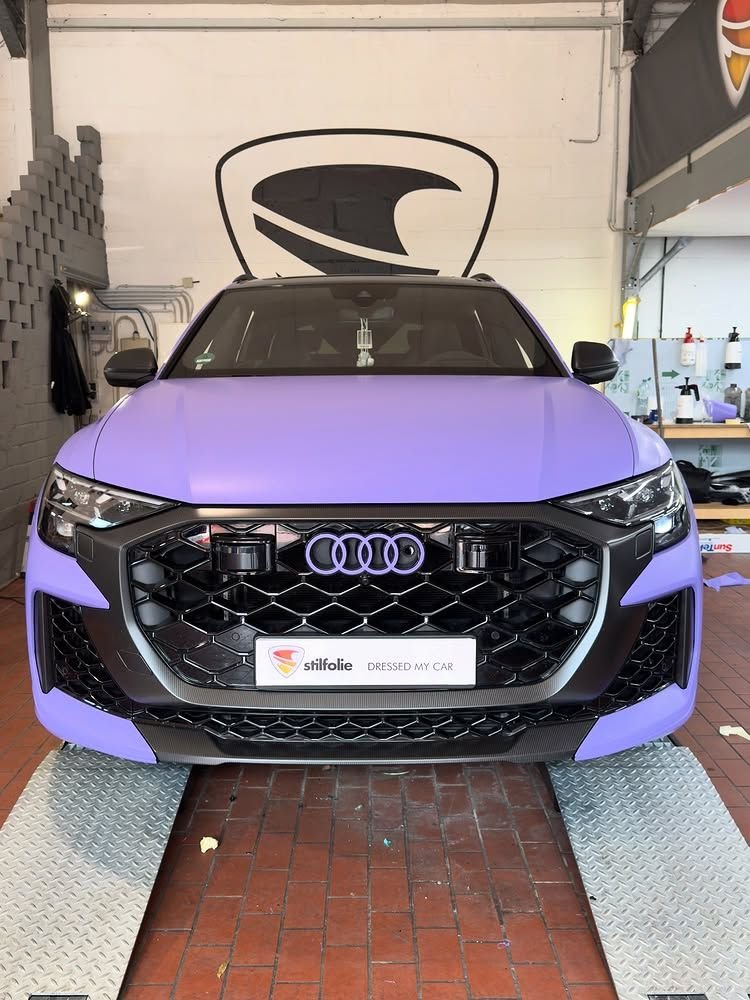 Réalisation en covering APA Satin Halo Lavender sur Audi Q8 (photo publiée par APA)