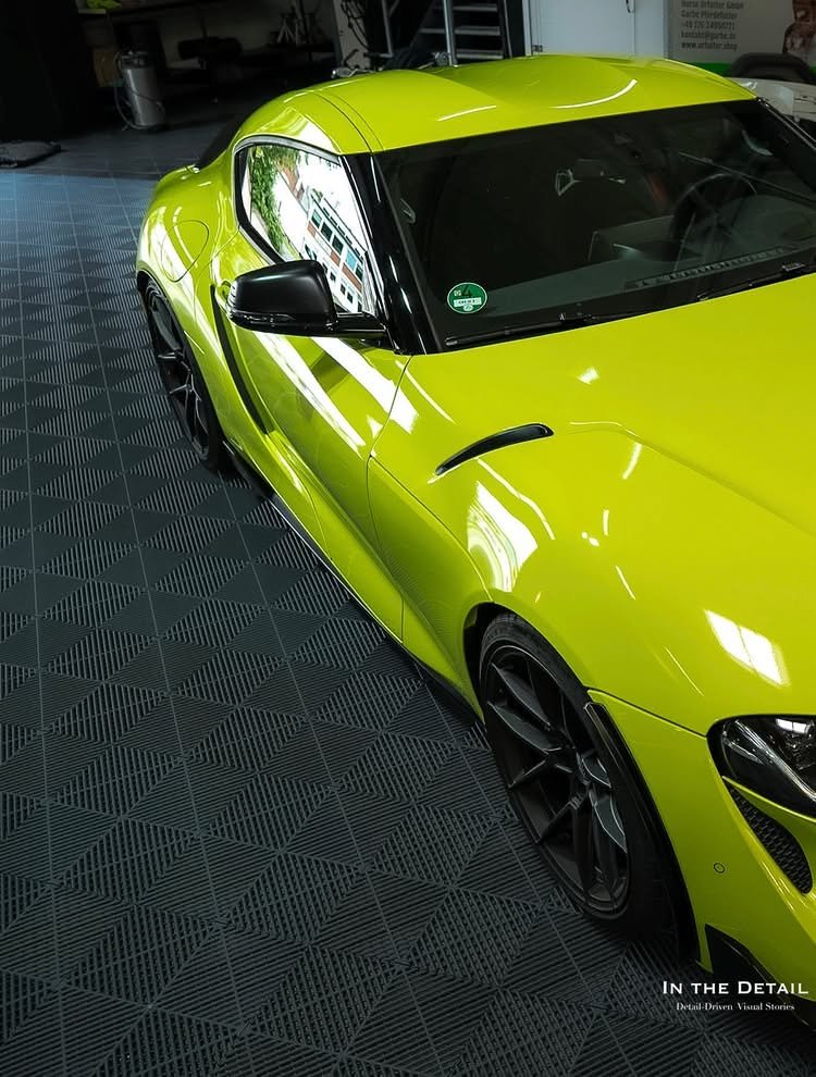 Réalisation en covering APA Gloss Apple Green sur Toyota GR Supra (photo publiée par APA)