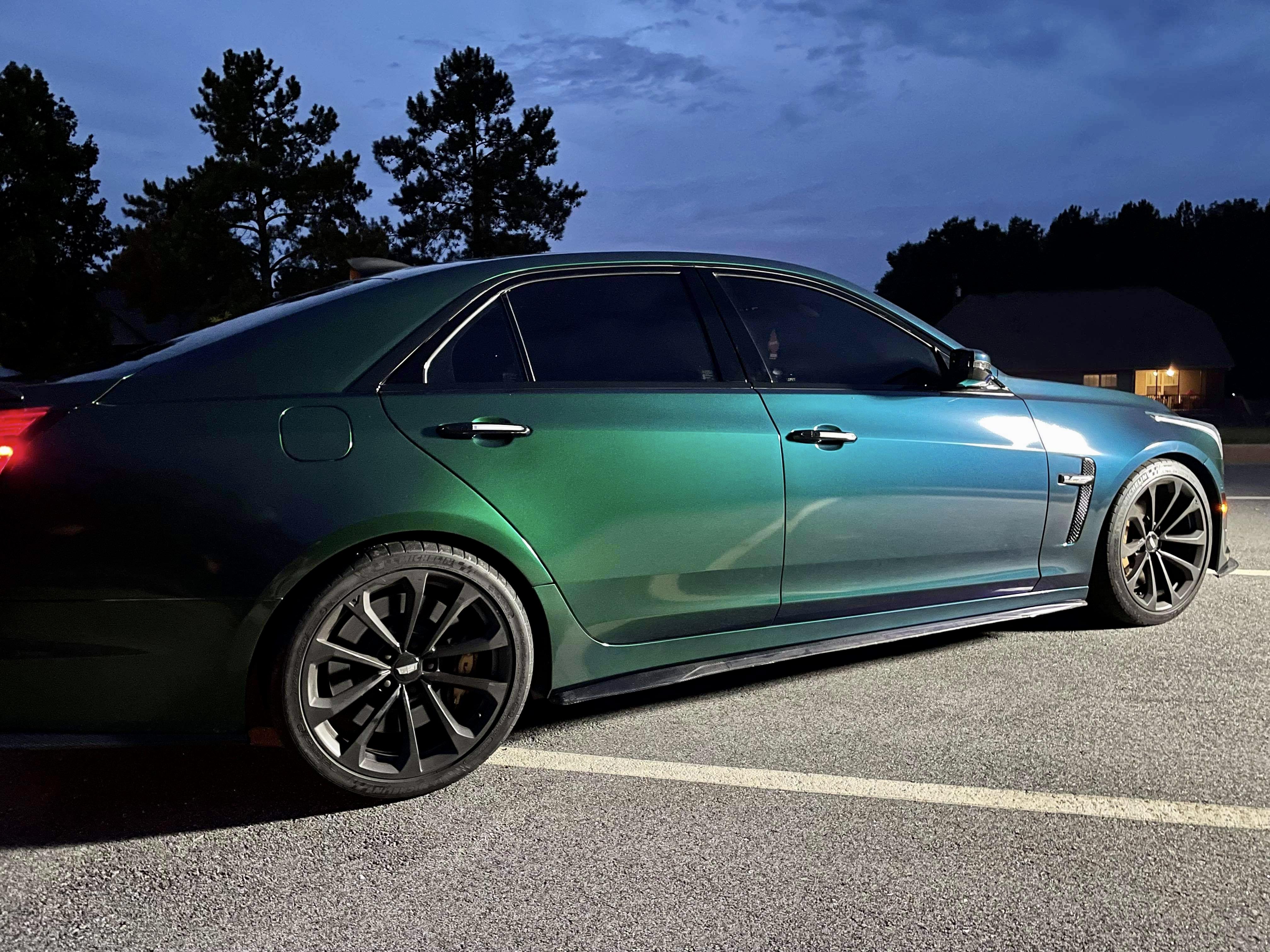 Avery SWF – Colorflow Hidden Forêt Brillant – Vinyles Covering Brillants Avery Dennison® SWF voiture