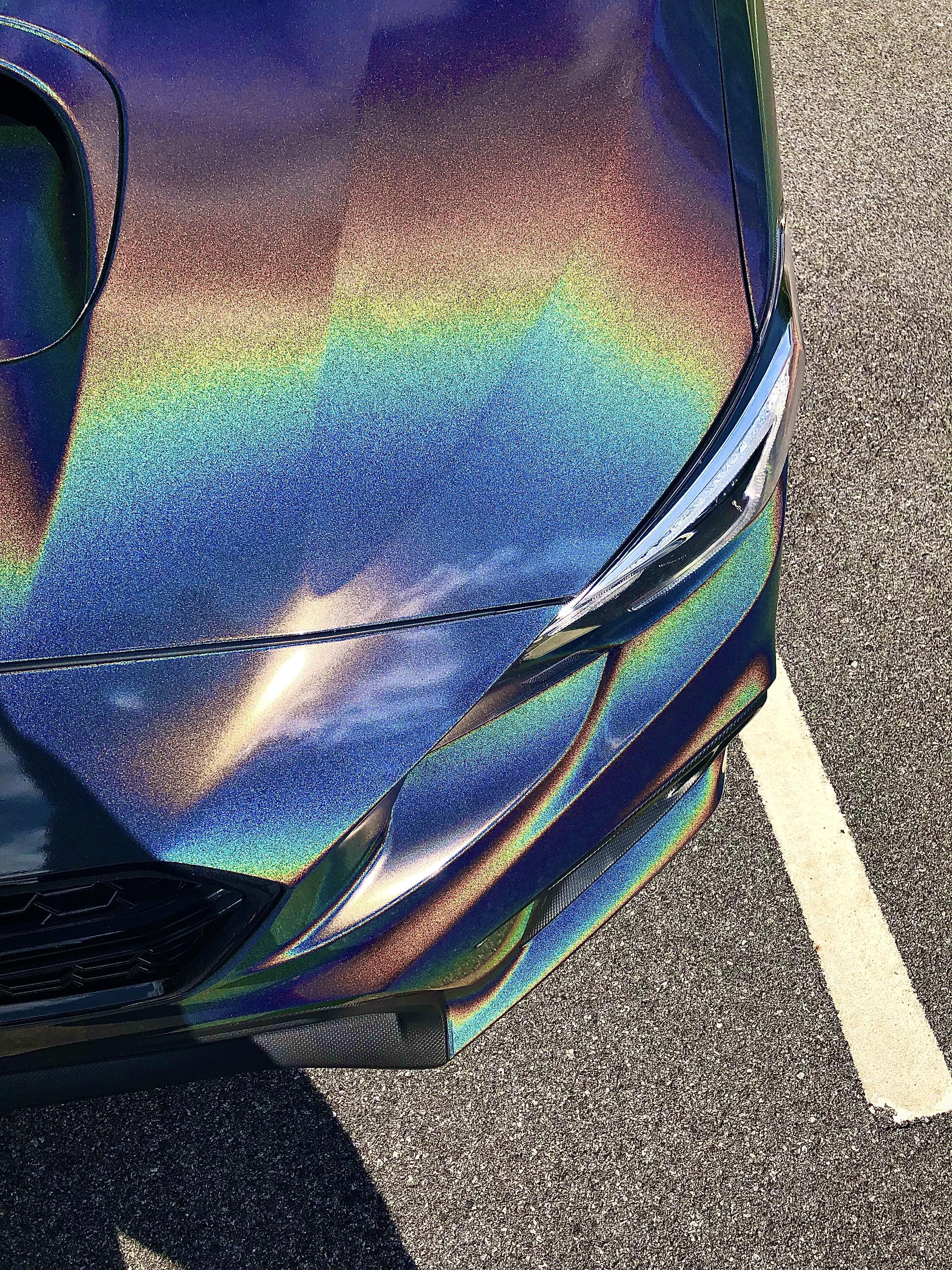 Avery SWF – Gris Métallisé Pride Prismatic Brillant – film covering Brillant Gris prismatique multicolore Avery Dennison® SWF