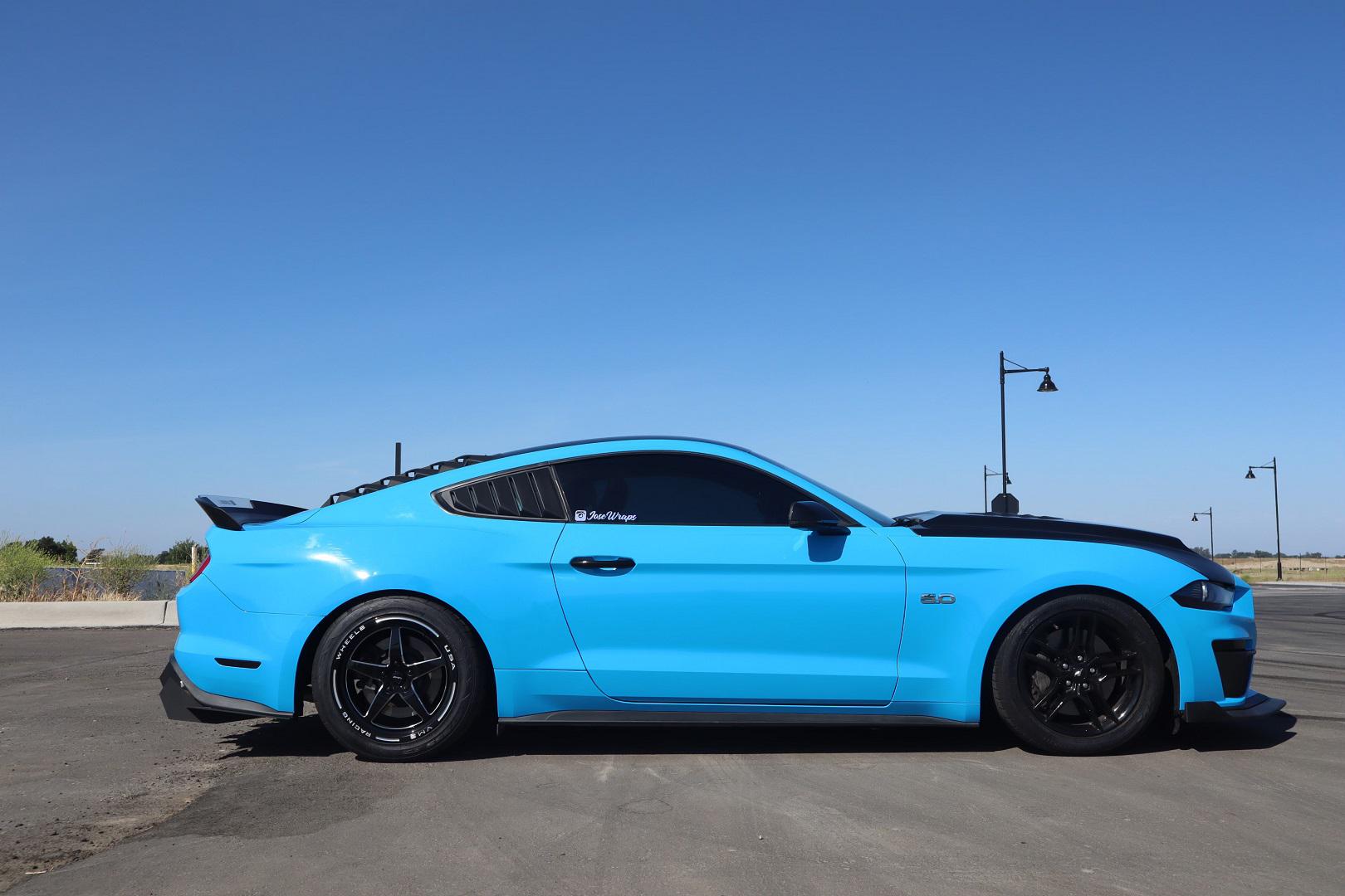 Avery SWF – Bleu Clair Brillant – Vinyles Covering Brillants Avery Dennison® SWF voiture