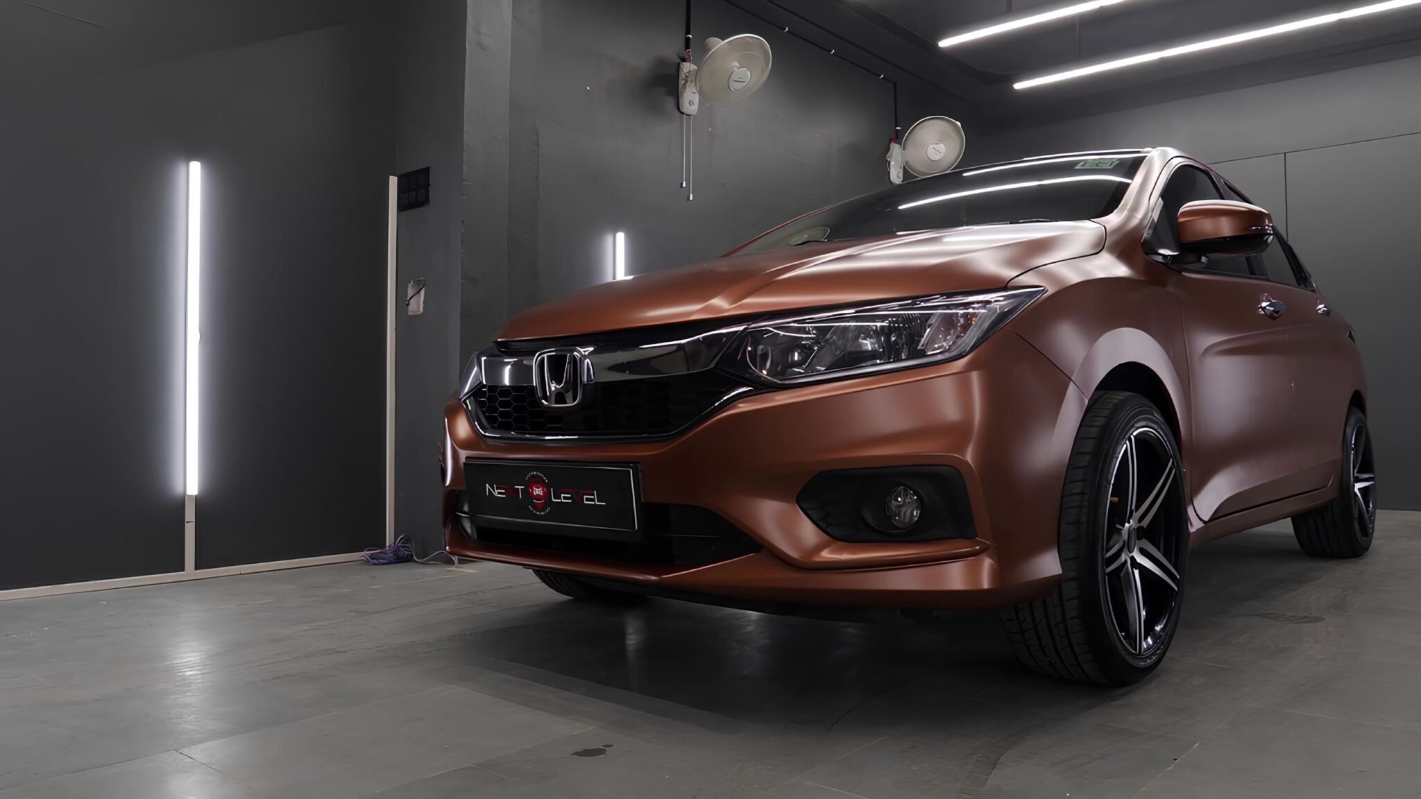 Avery SWF – Marron Clair Métallisé Satiné – film covering voiture Satiné Métallisé Marron clair satiné Avery Dennison® SWF