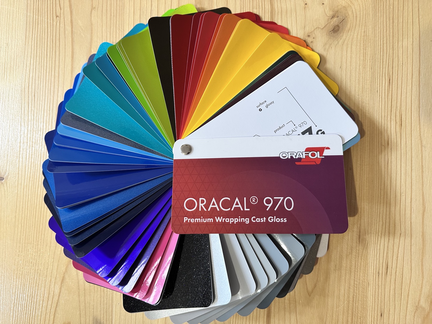 Nuancier Oracal® 970 Brillants — classeur de coloris