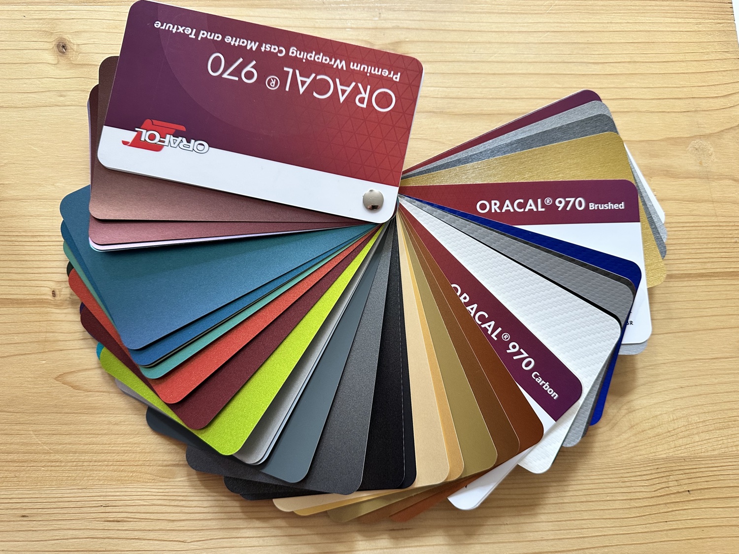 Nuancier Oracal® 970 Mat & Structures — classeur de coloris